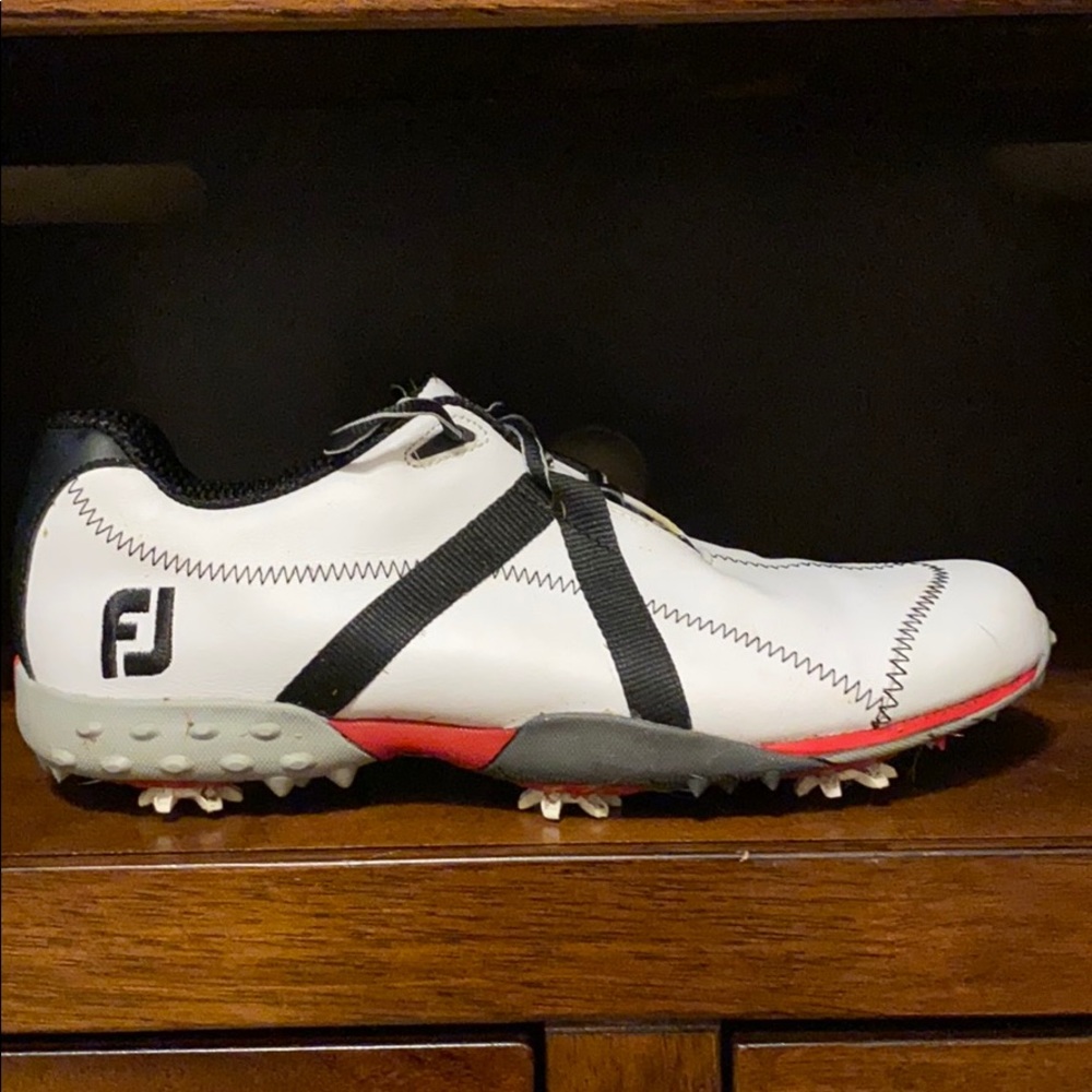 FJ golf shoes